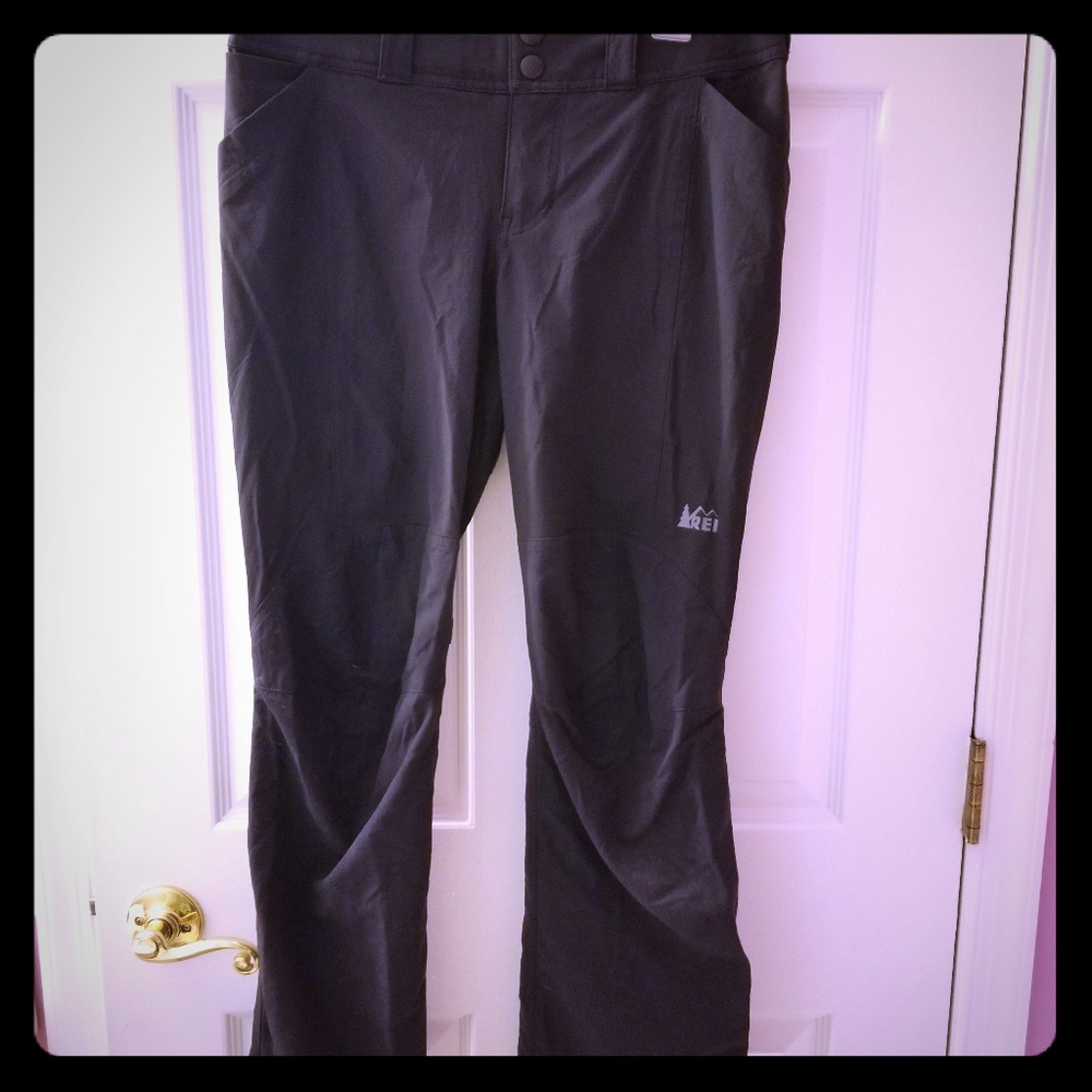 Black REI pants women's 6 P petite
